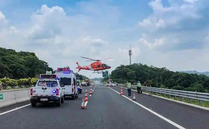 洛宁高速公路汽车救援案例