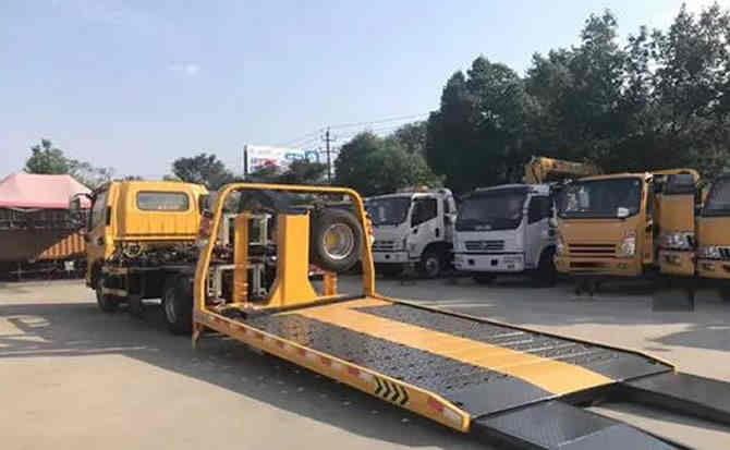 洛宁汽车中途维修案例